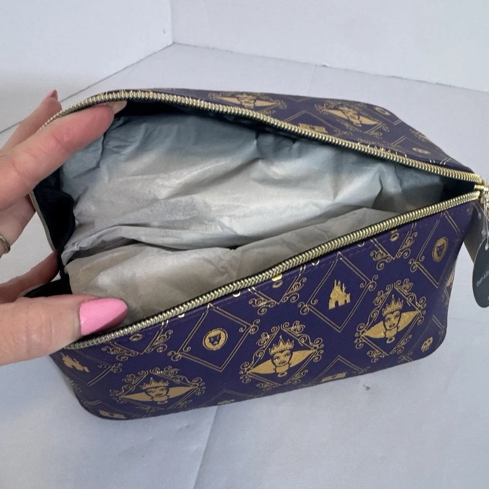 Bath & Body Works Disney Villains Evil Queen Cosmetic Makeup Bag‎